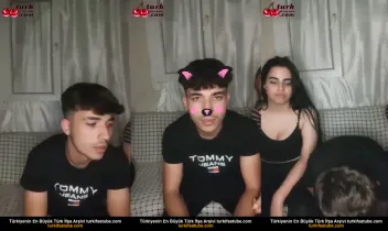 Canlı Yayında 2 Kız 1 Çıplak Yankesici